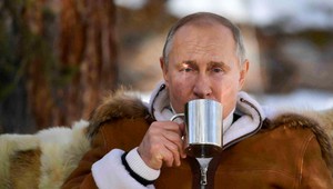 Komentár Arpáda Soltésza: Na Putina nemusíme reagovať spolu s Orbánom